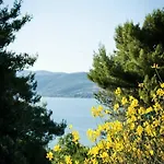Cerquestra Village 3*