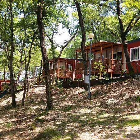 مكان تخييم Cerquestra Village 3*