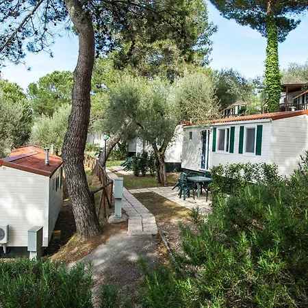 Campeggio Cerquestra Village 3*