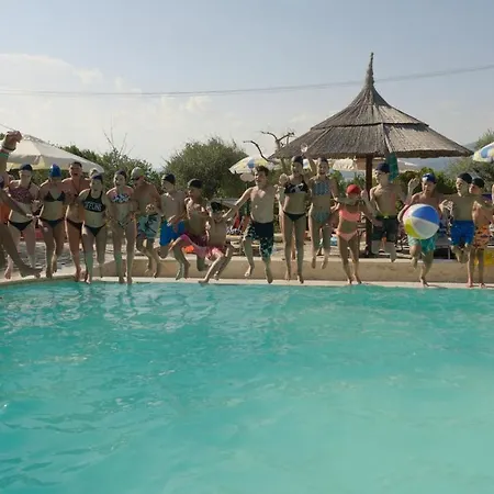 Campsite Cerquestra Village Monte del Lago