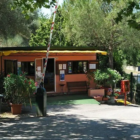 Cerquestra Village 3* Monte del Lago