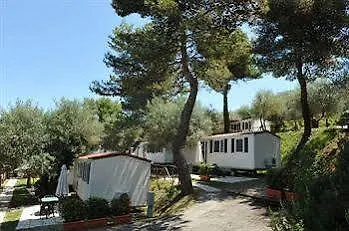 Cerquestra Village 3* Monte del Lago