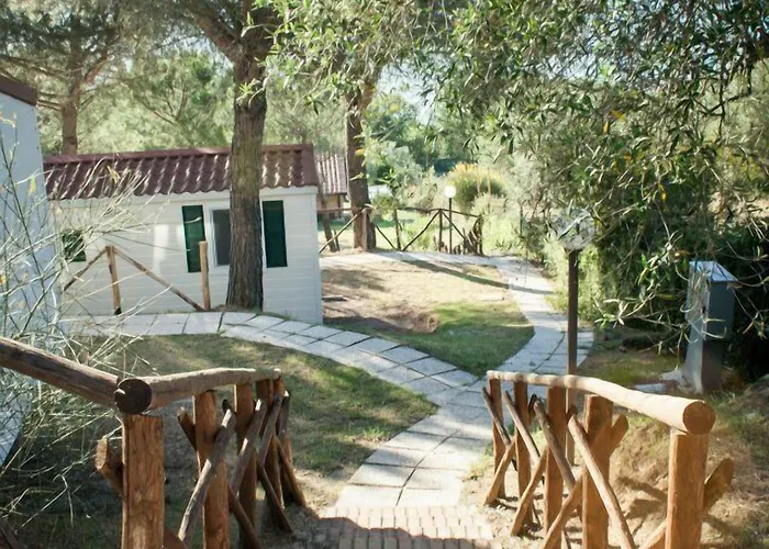 Camping Cerquestra Village Monte del Lago