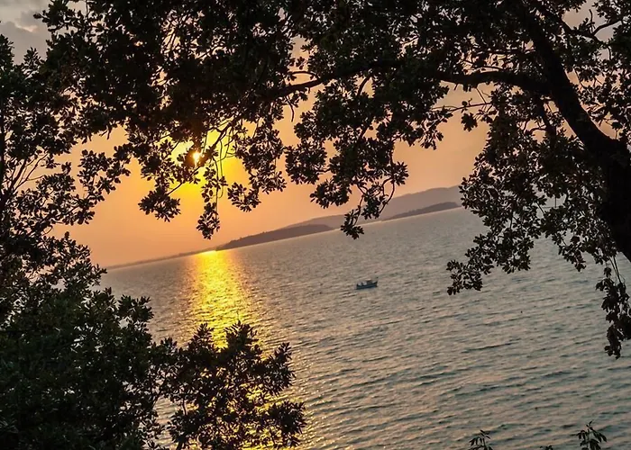 Cerquestra Village Camping Monte del Lago