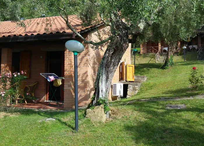 Camping Cerquestra Village Monte del Lago