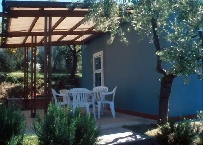 Camping Cerquestra Village